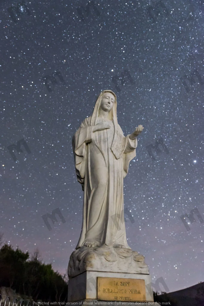 Queen of peace -  Stock image for download